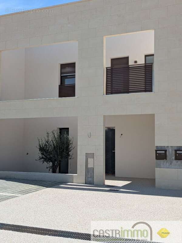 Maison à CASTRIES