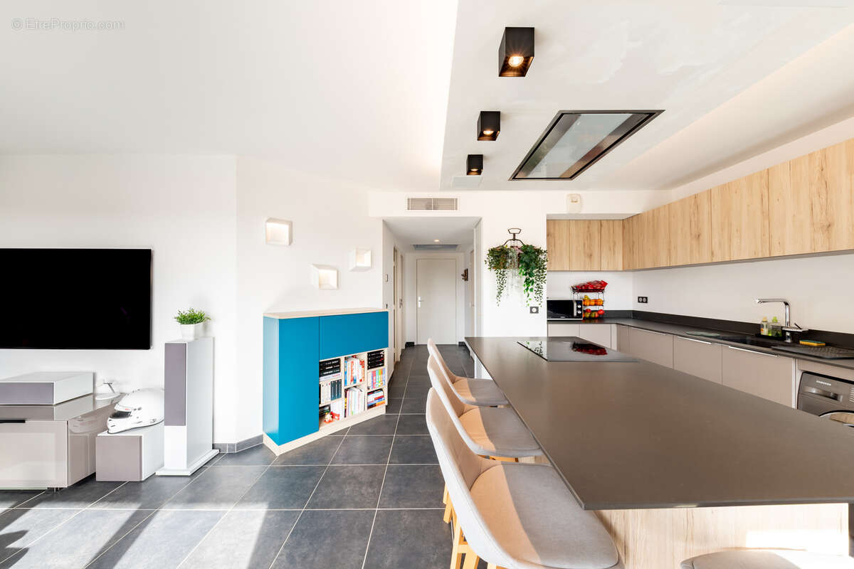 Appartement à SAINT-LAURENT-DU-VAR
