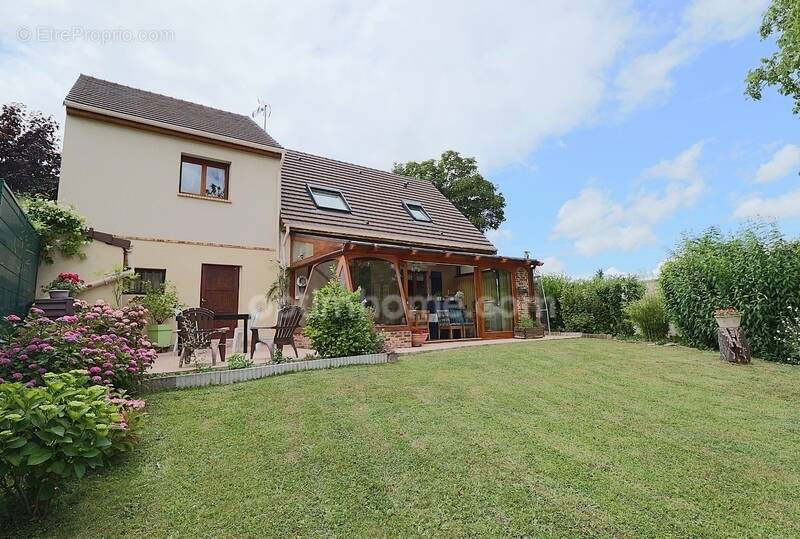 Maison à MOUSSY-LE-NEUF