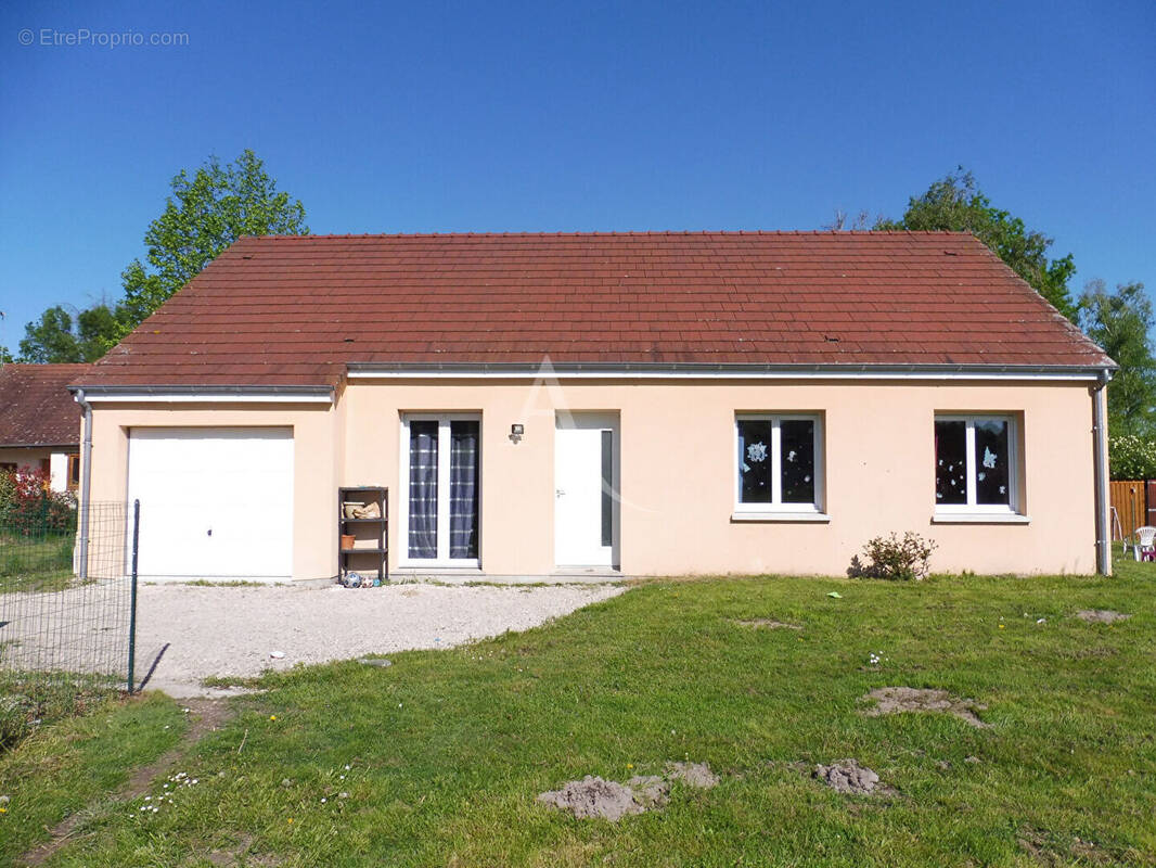 Maison à LA FERTE-BEAUHARNAIS