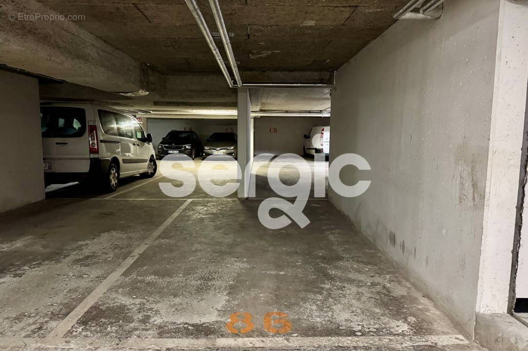 Parking à PARIS-13E