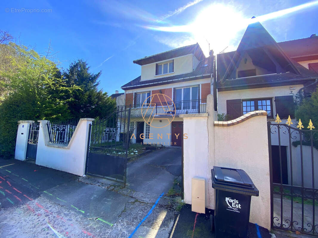 Maison à CHAMPIGNY-SUR-MARNE