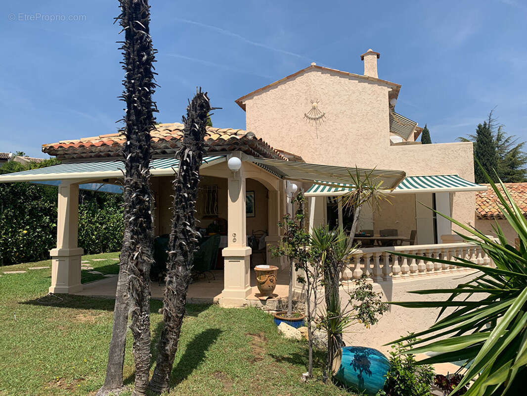 Maison à VALLAURIS