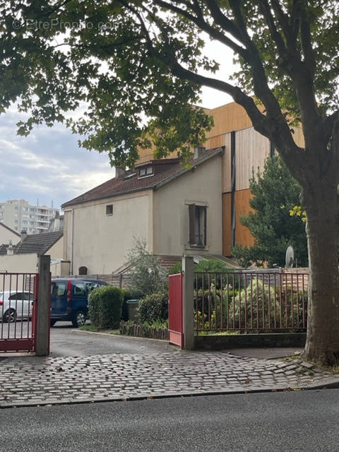 Maison à VILLENEUVE-LA-GARENNE