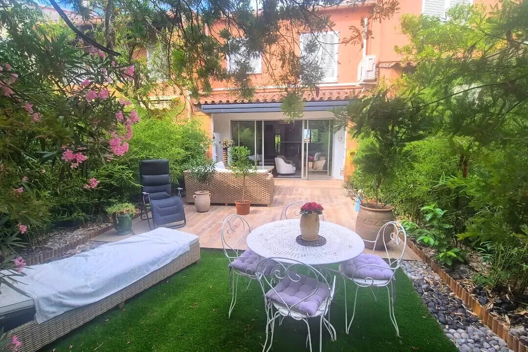 Maison à HYERES