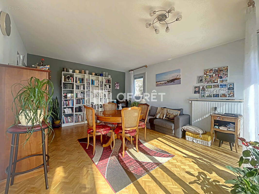 Appartement à CHARNAY-LES-MACON