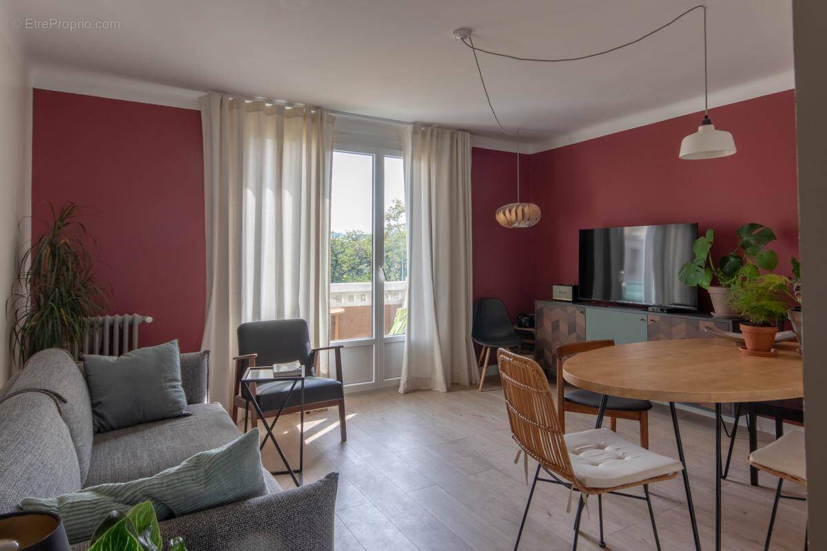 Appartement à MARSEILLE-9E