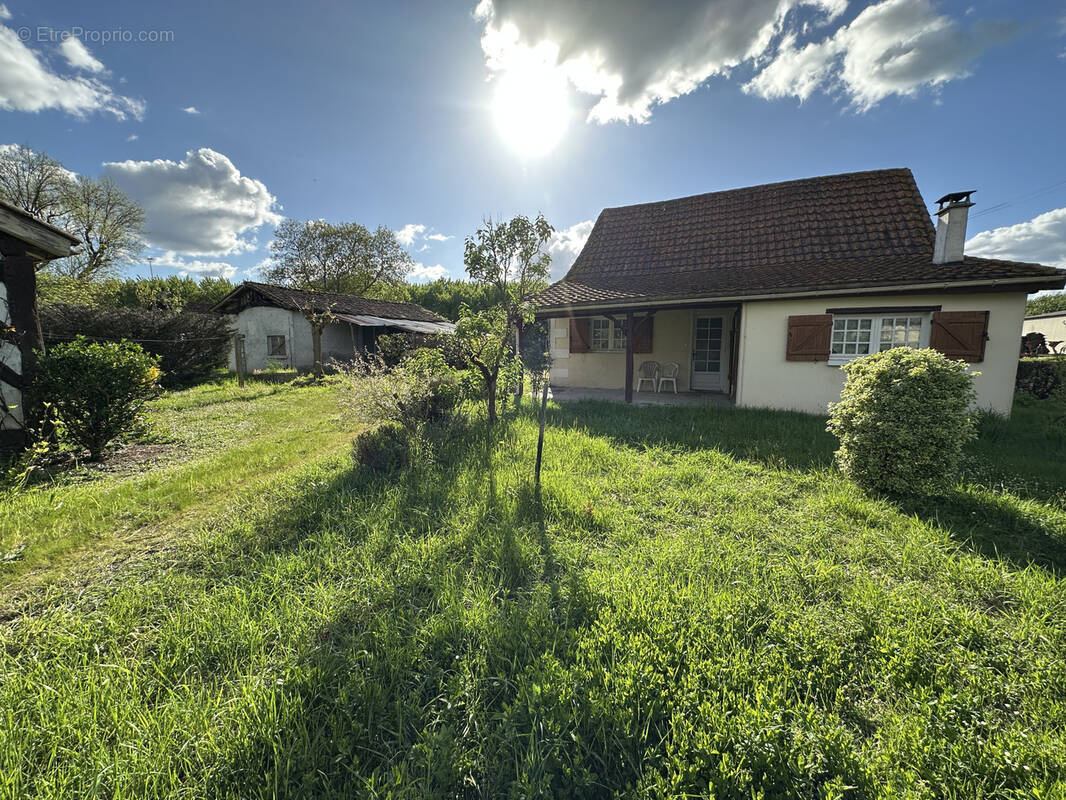 Maison à LA ROCHE-CHALAIS