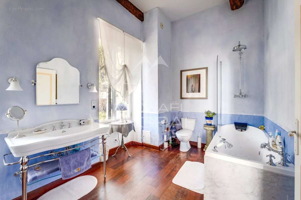 Maison à EZE