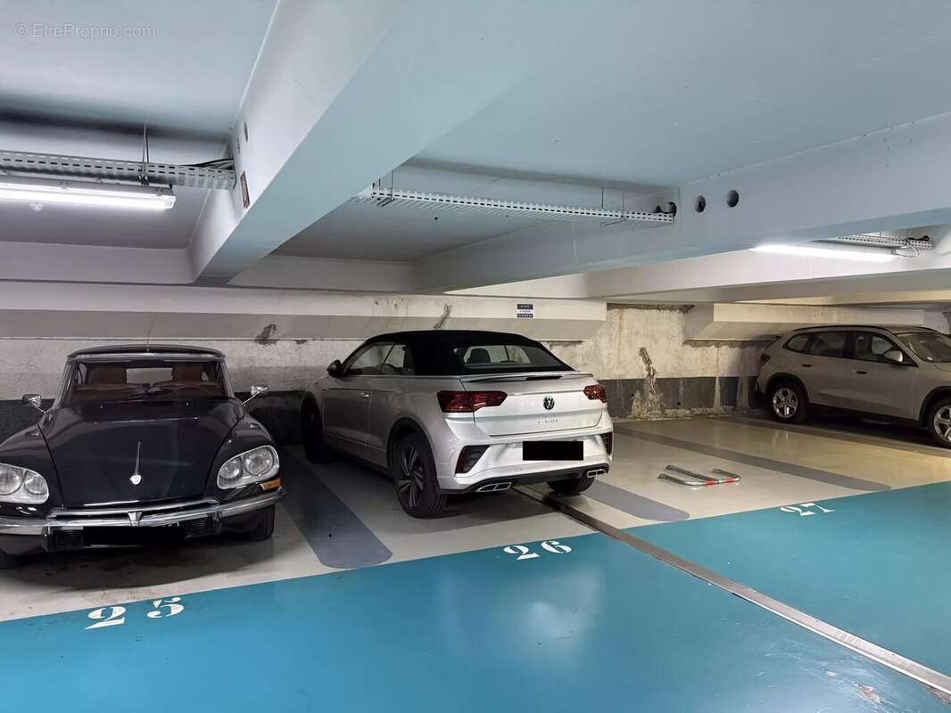 Parking à PARIS-6E