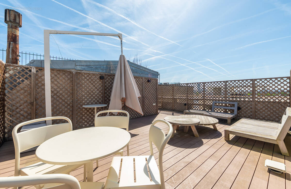 Appartement à PARIS-8E
