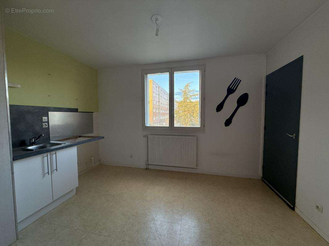 Appartement à UNIEUX