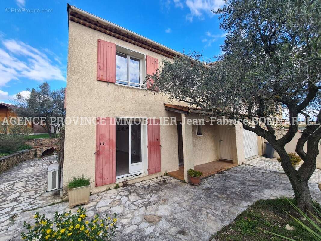 Maison à SAINT-PAUL-TROIS-CHATEAUX