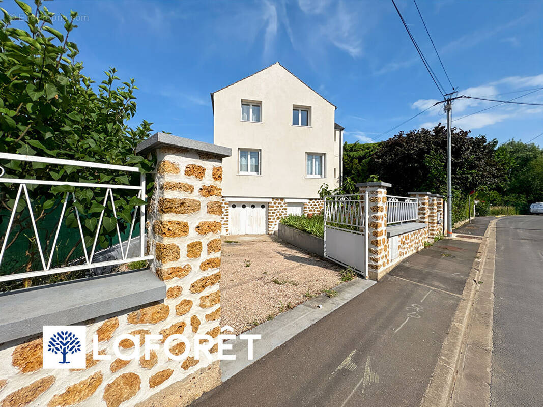Maison à SAINT-MICHEL-SUR-ORGE