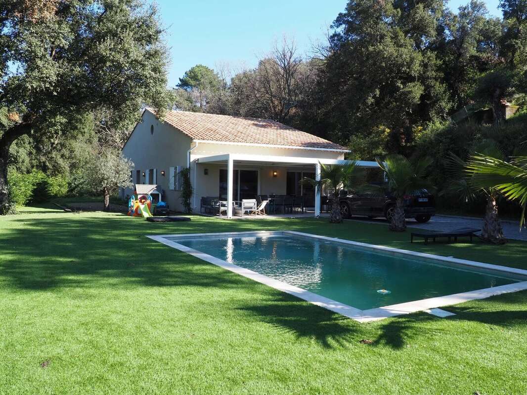 Maison à LA GARDE-FREINET