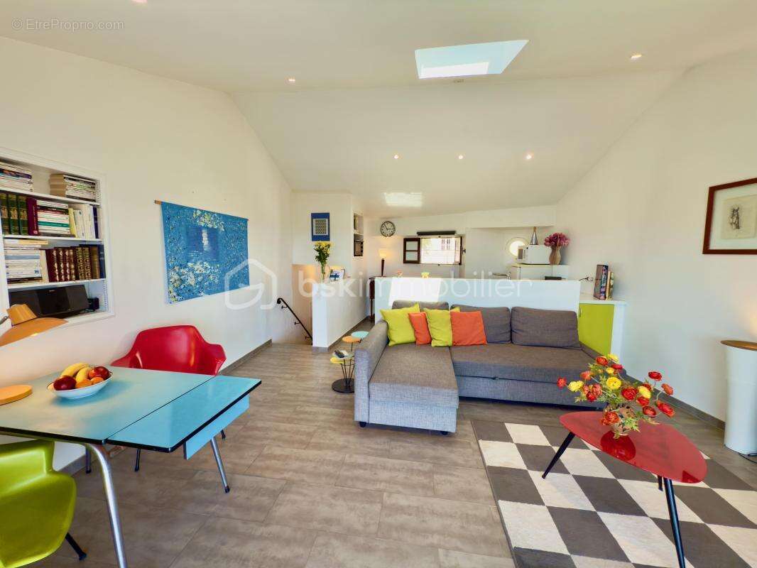 Appartement à SAINT-CEZAIRE-SUR-SIAGNE