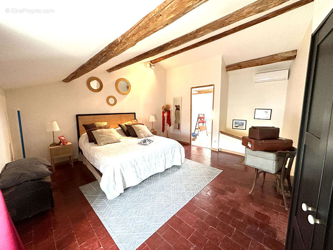 Maison à FONTAINE-DE-VAUCLUSE