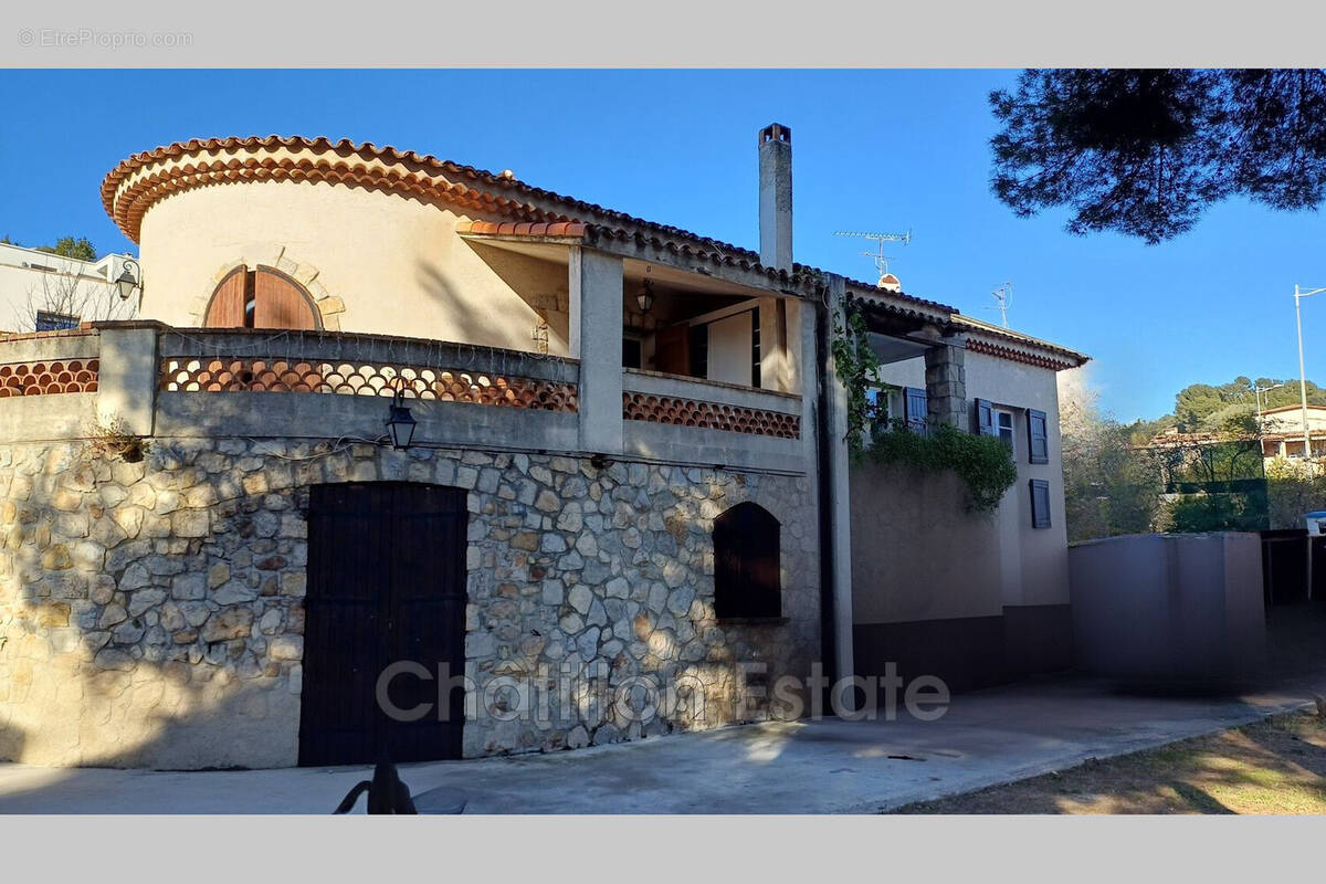 Maison à VALLAURIS