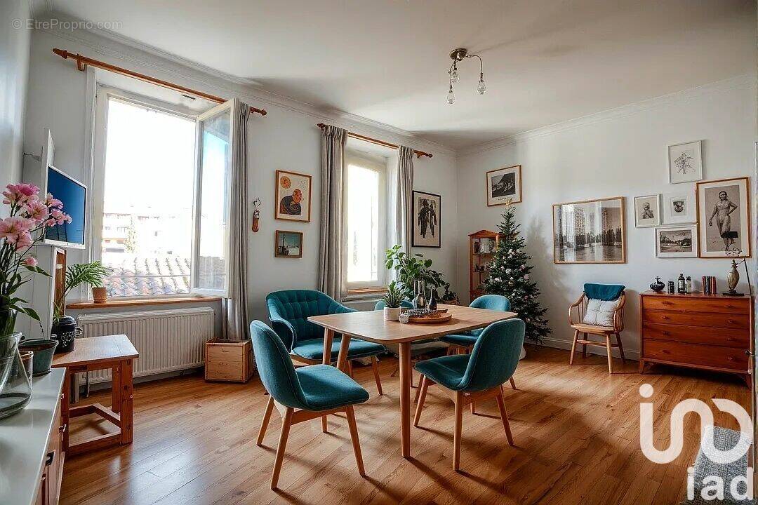 Photo 1 - Appartement à MARSEILLE-5E