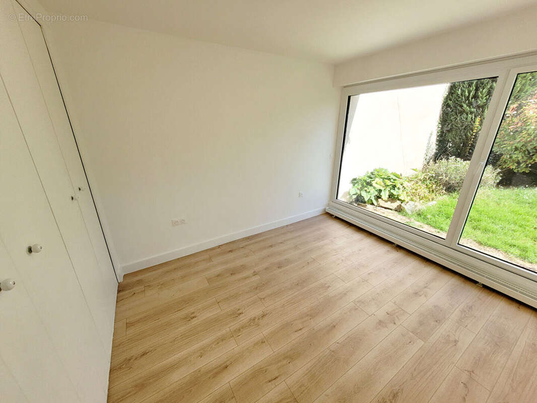 Appartement à VERRIERES-LE-BUISSON