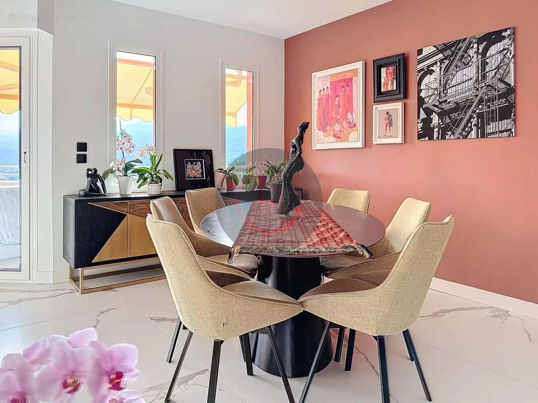 Appartement à MANDELIEU-LA-NAPOULE