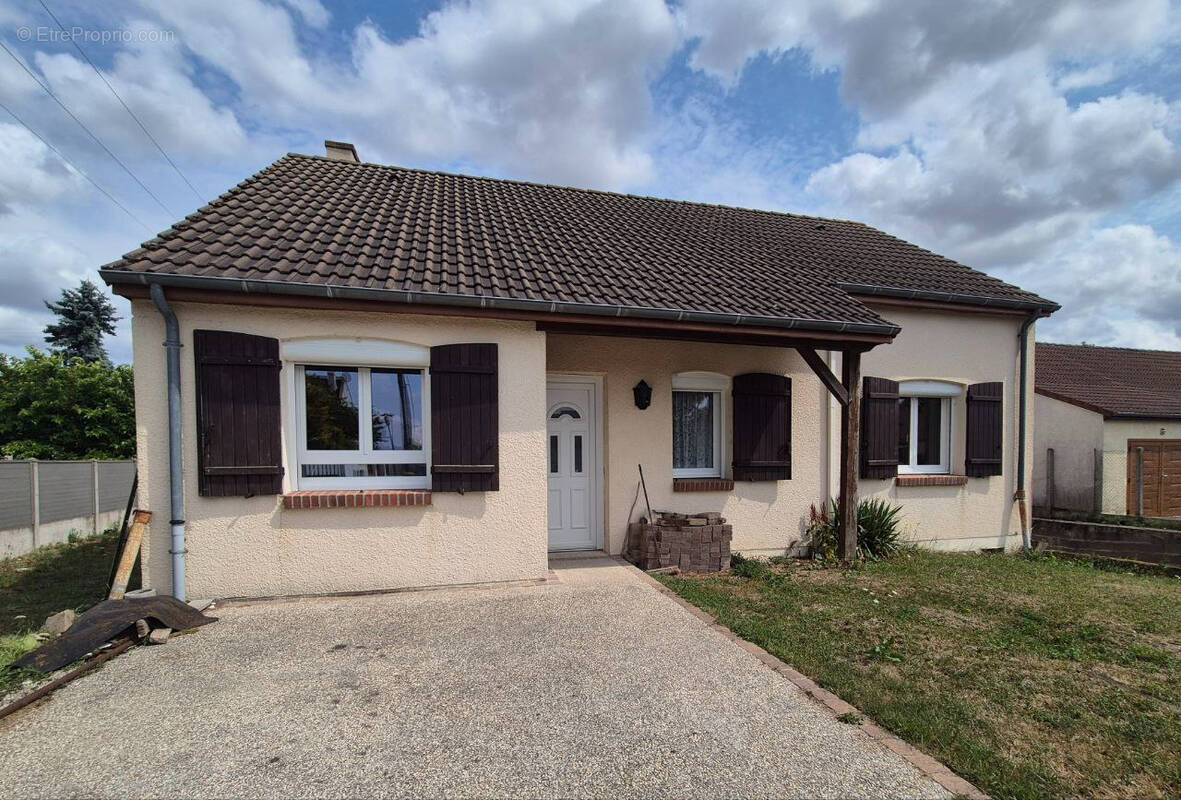 Maison à VILLEMANDEUR