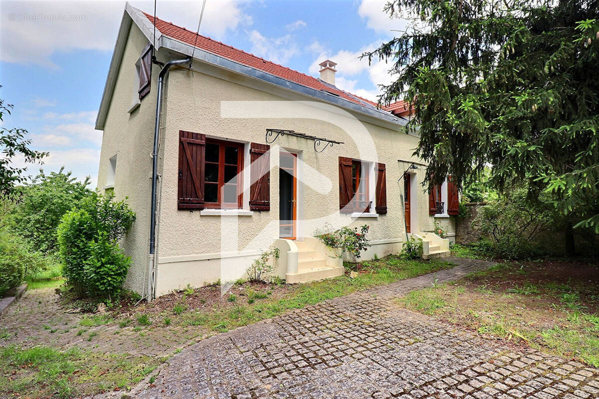 Maison à MERY-SUR-OISE