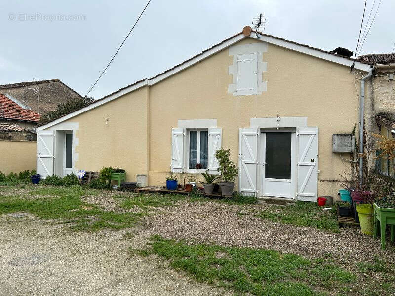 Maison à ANGLADE