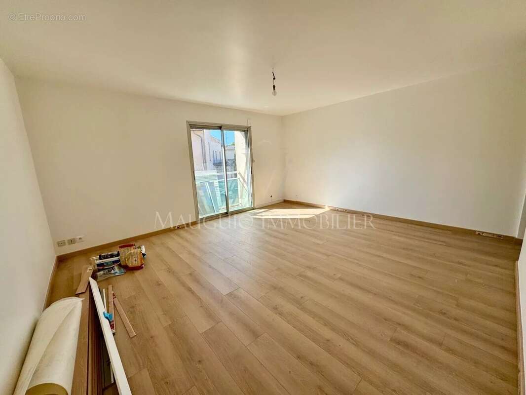 Appartement à MAUGUIO