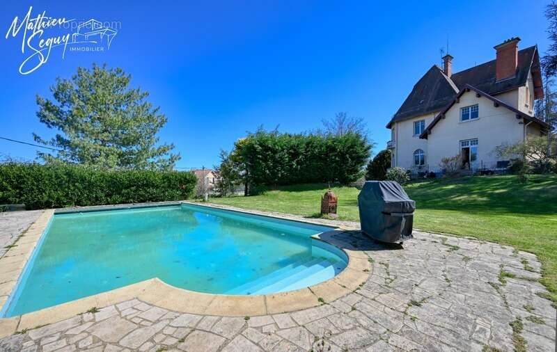 Maison à SAINT-SYMPHORIEN-SUR-COISE