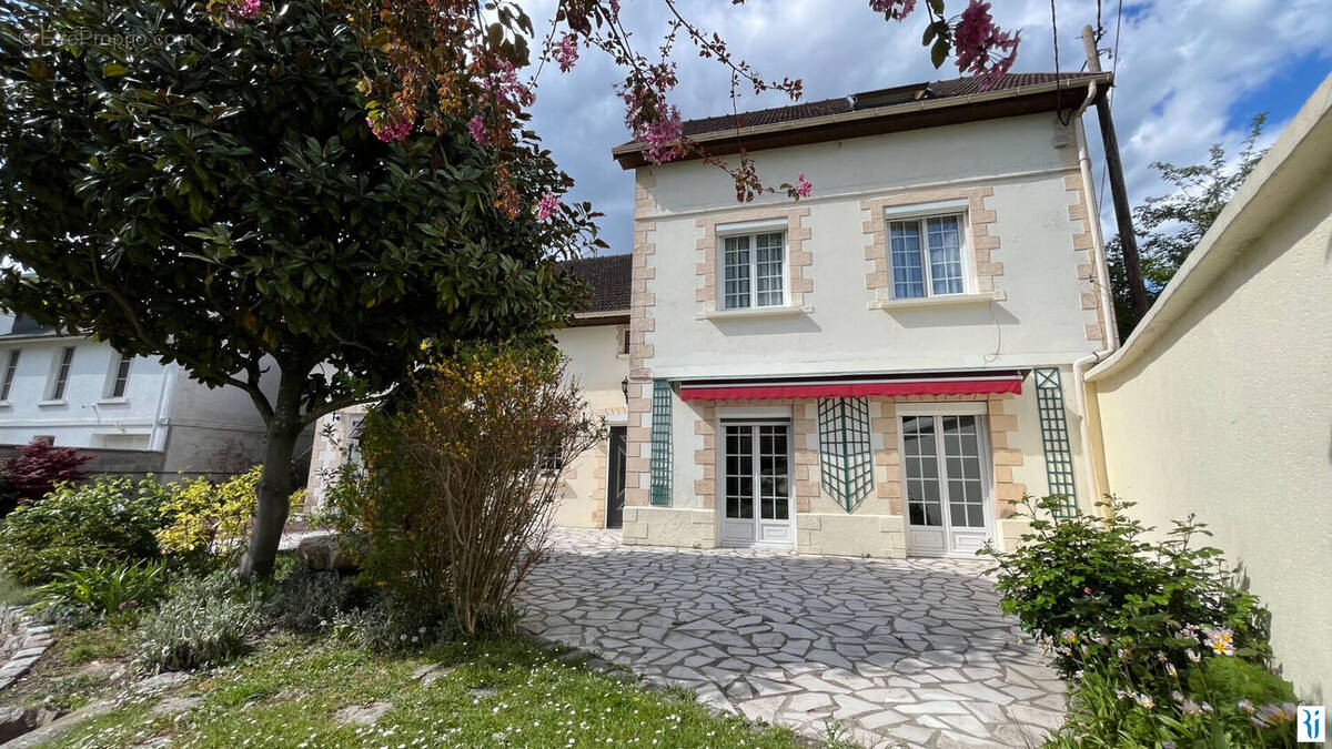 Maison à OISSEL