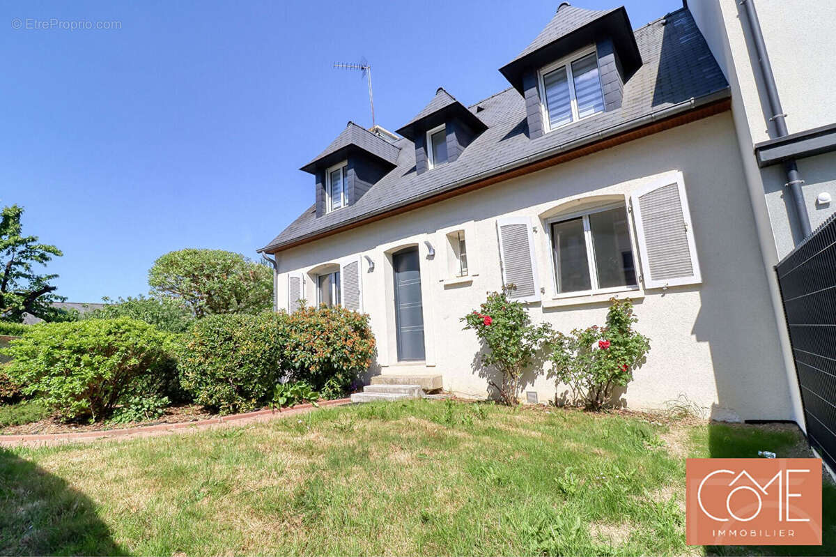 Maison à NOYAL-SUR-VILAINE
