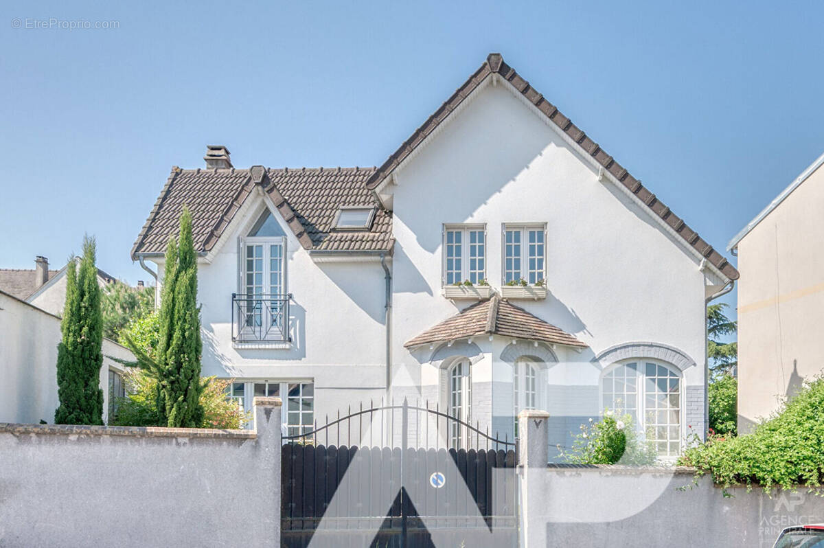 Maison à RUEIL-MALMAISON