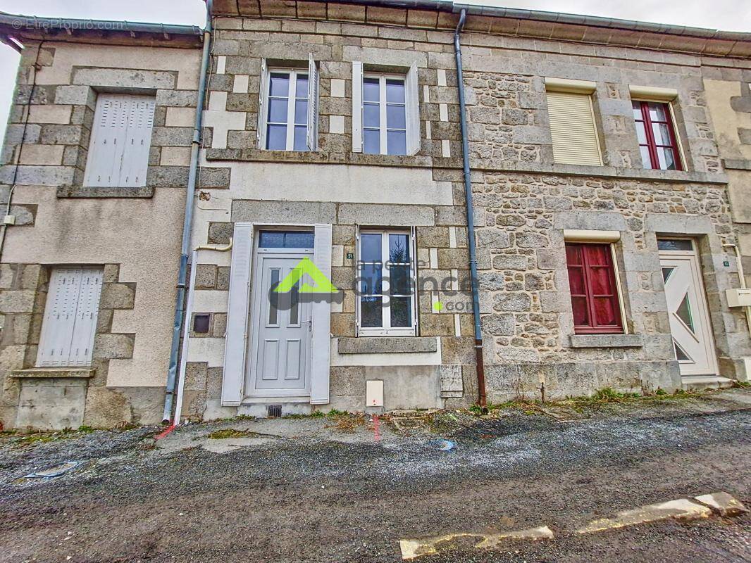 Maison à AHUN