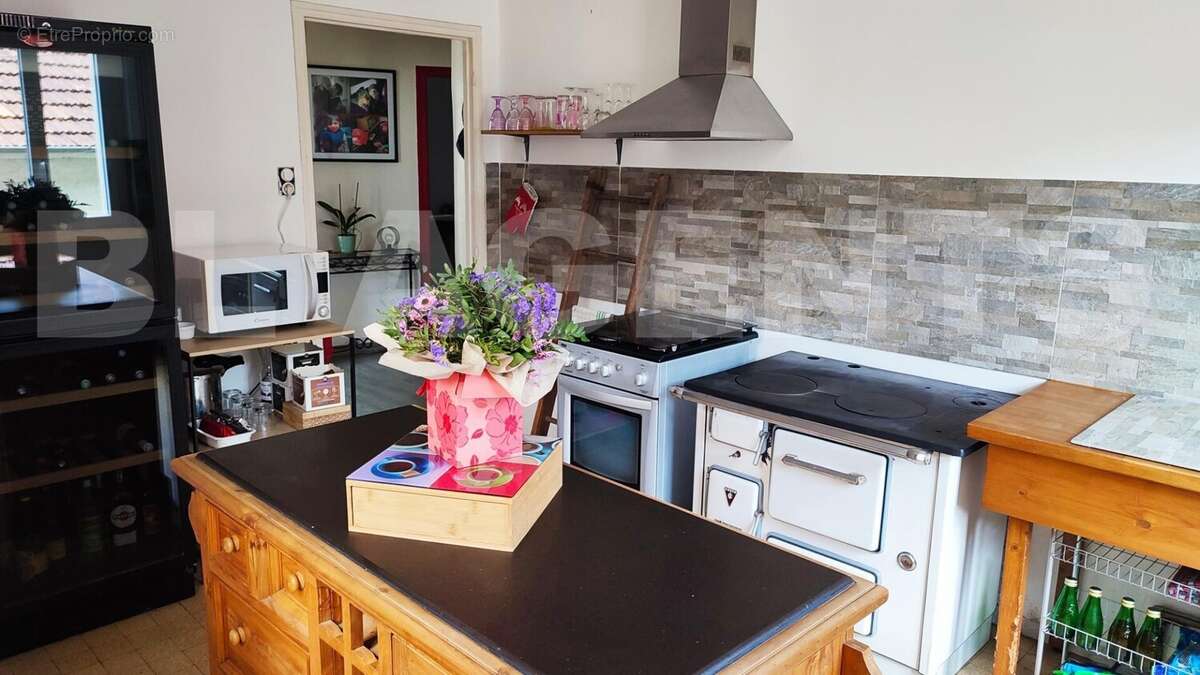 1748007544970 - Maison à AUBIN