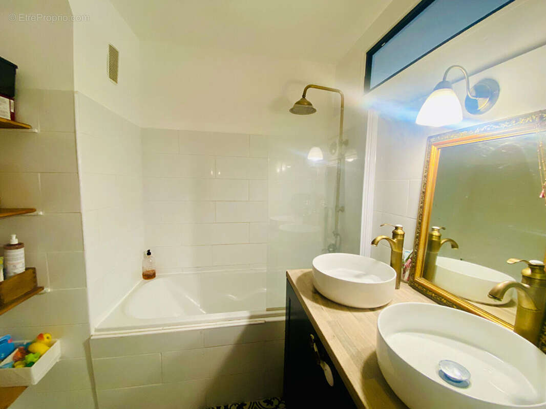 Appartement à MANDELIEU-LA-NAPOULE