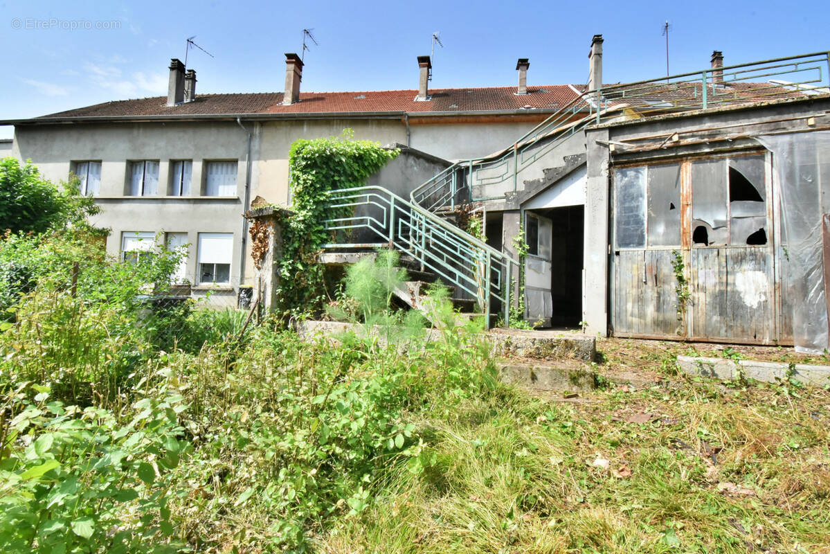Appartement à LA TOUR-DU-PIN