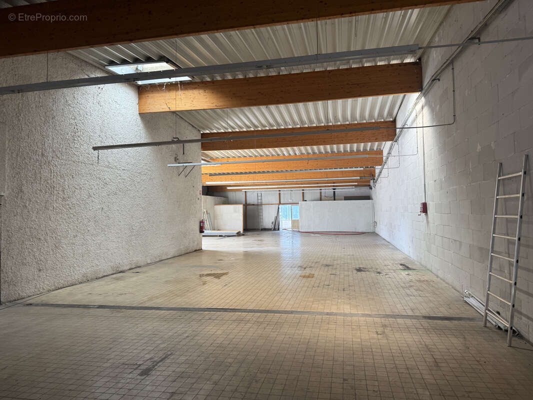 Commerce à LA LECHERE