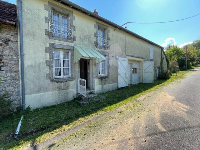 Maison à SAINT-MARTIN-DU-PUY
