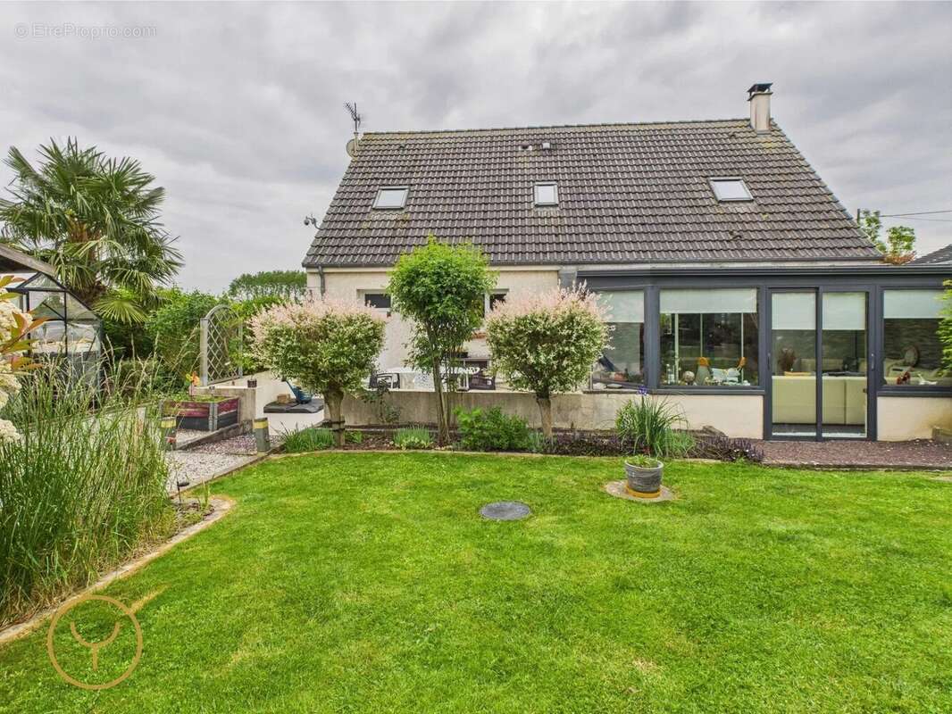 Maison à ESTERNAY