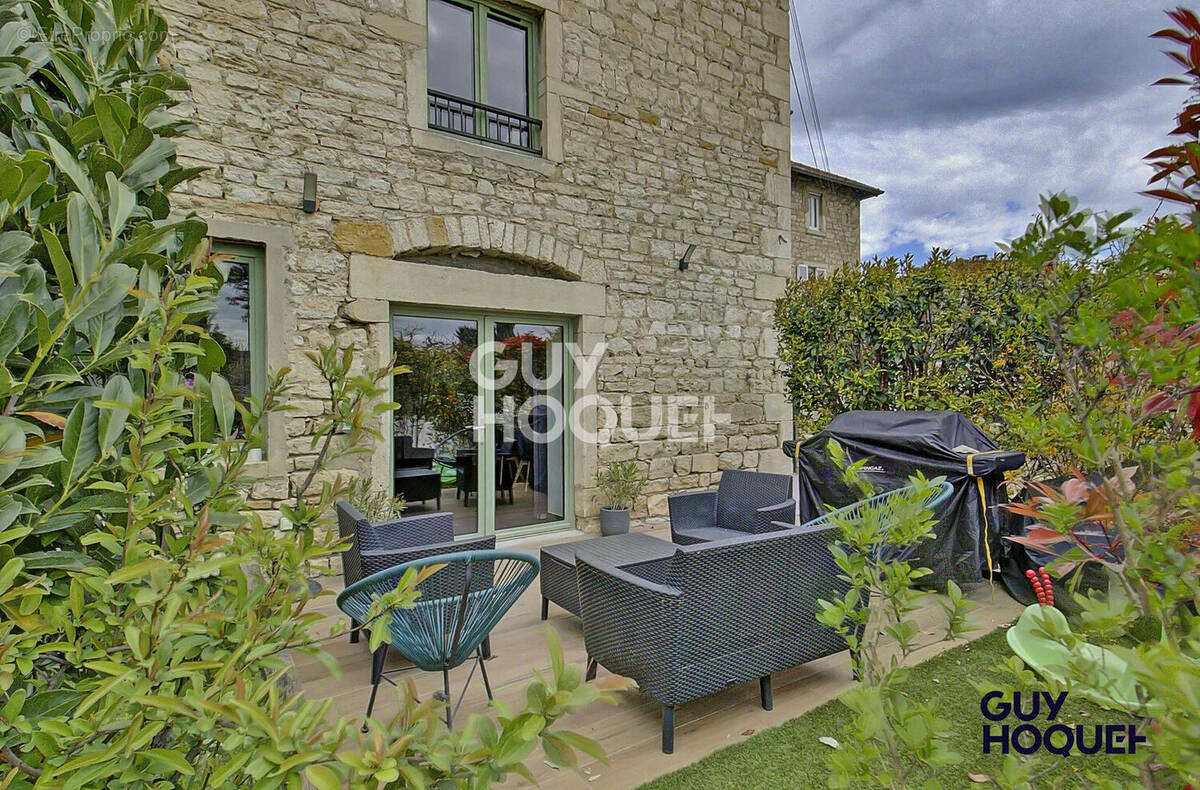 Maison à LUCENAY