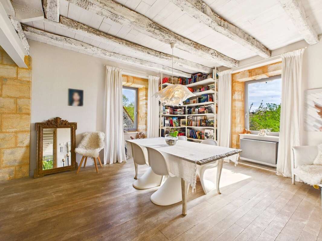 Maison à SAINT-CYPRIEN