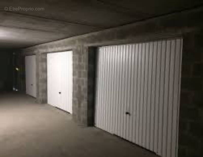 Parking à MARSEILLE-8E