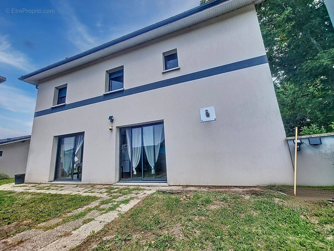 Maison à PAREMPUYRE