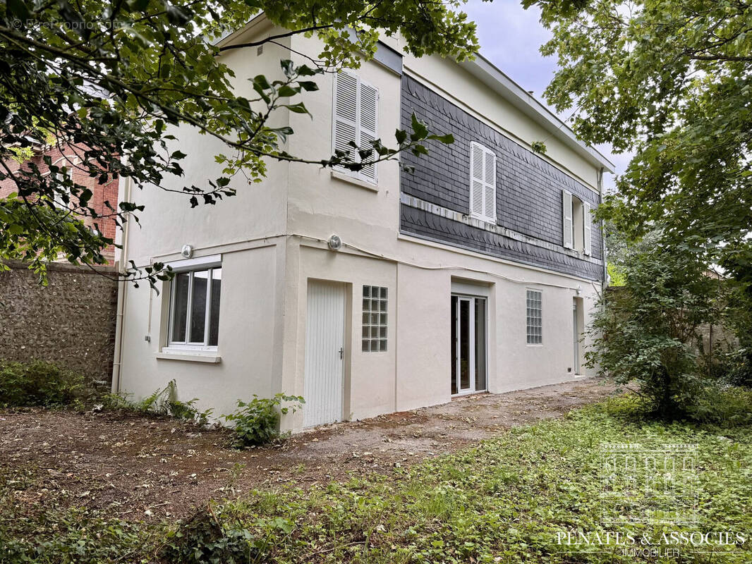 Maison à MONT-SAINT-AIGNAN