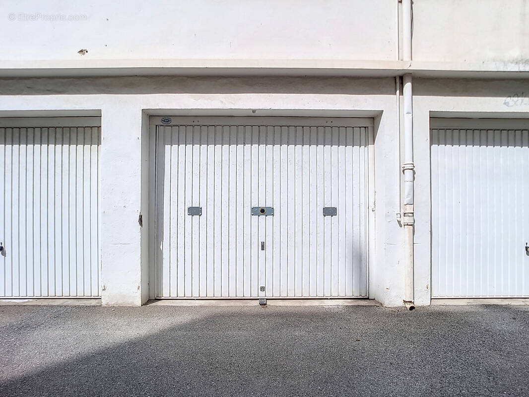 Parking à CANNES