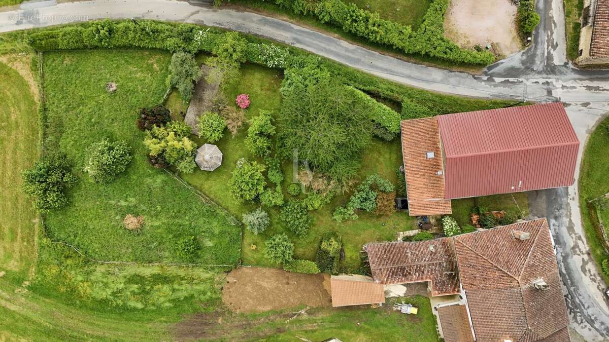 Maison à ORADOUR-SUR-VAYRES