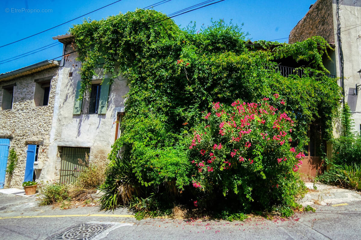 Maison à CUCURON