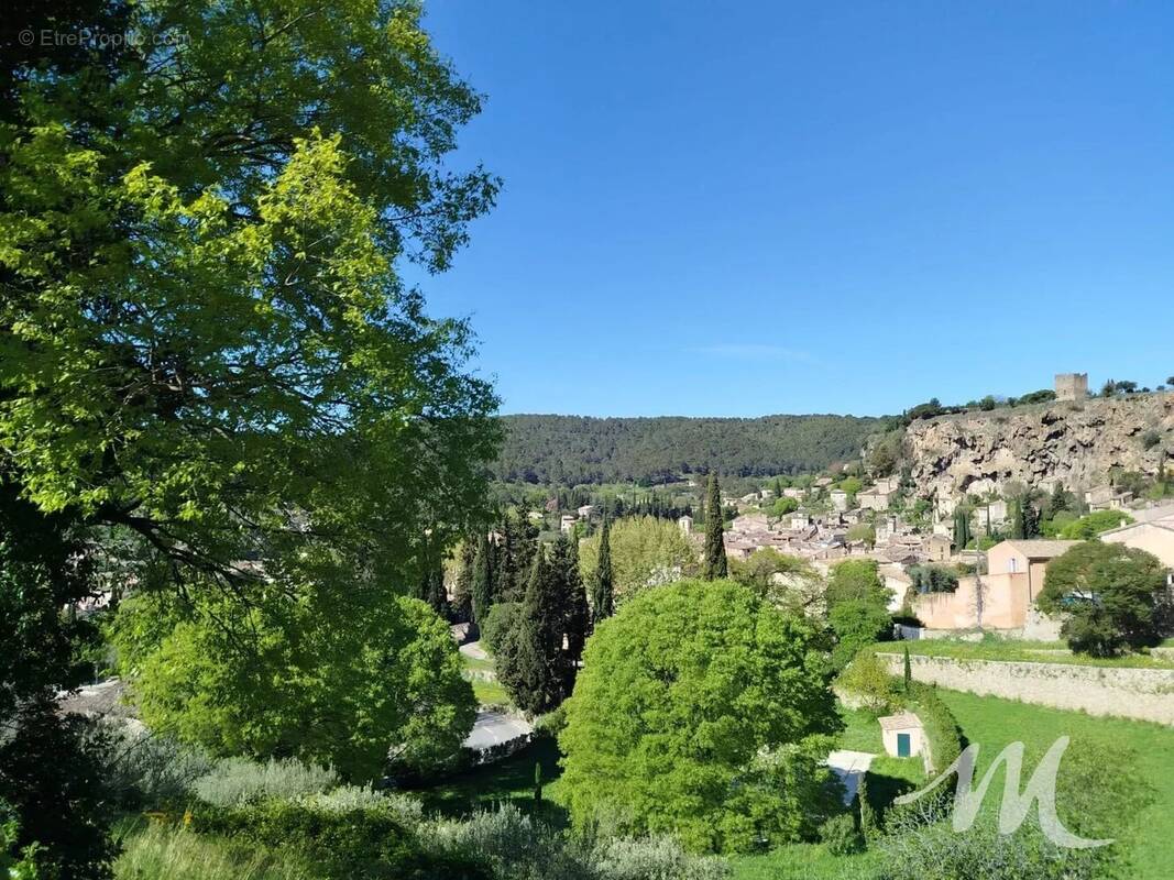 Appartement à COTIGNAC