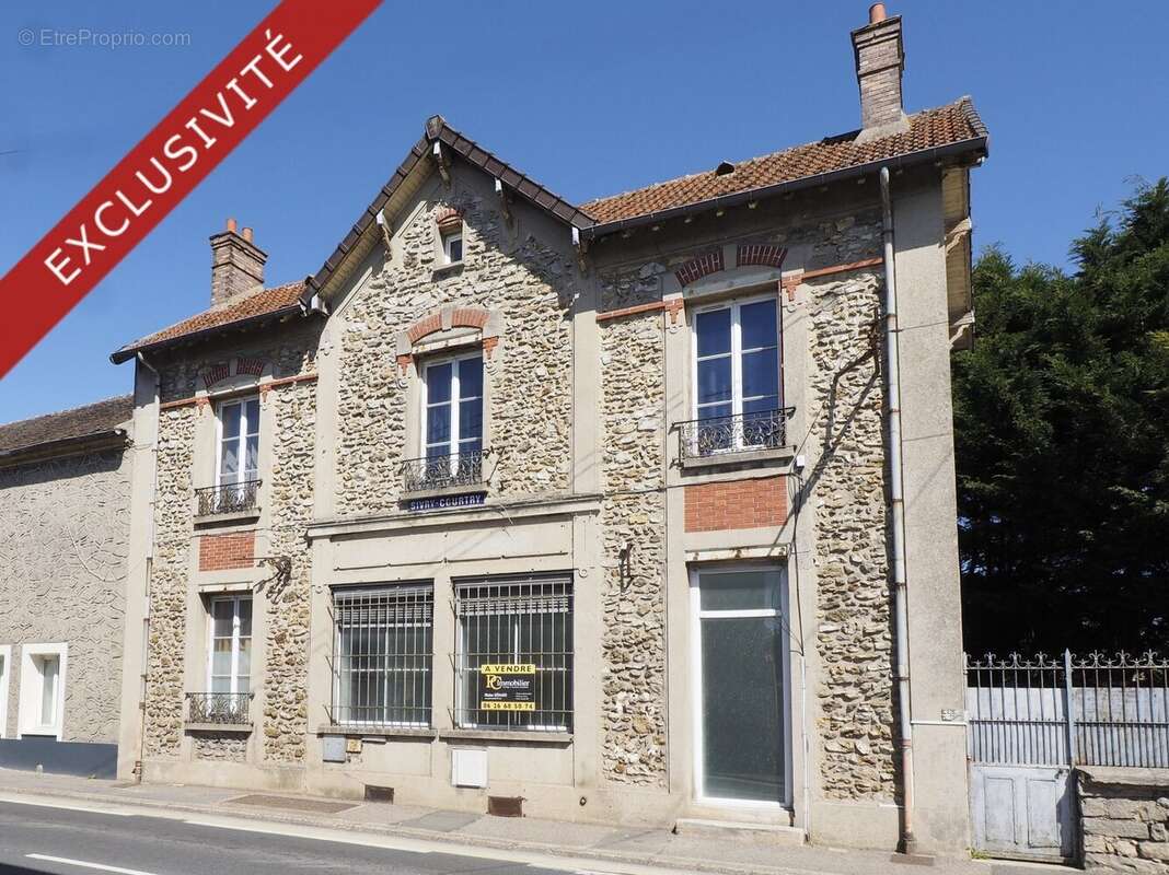 Maison à SIVRY-COURTRY